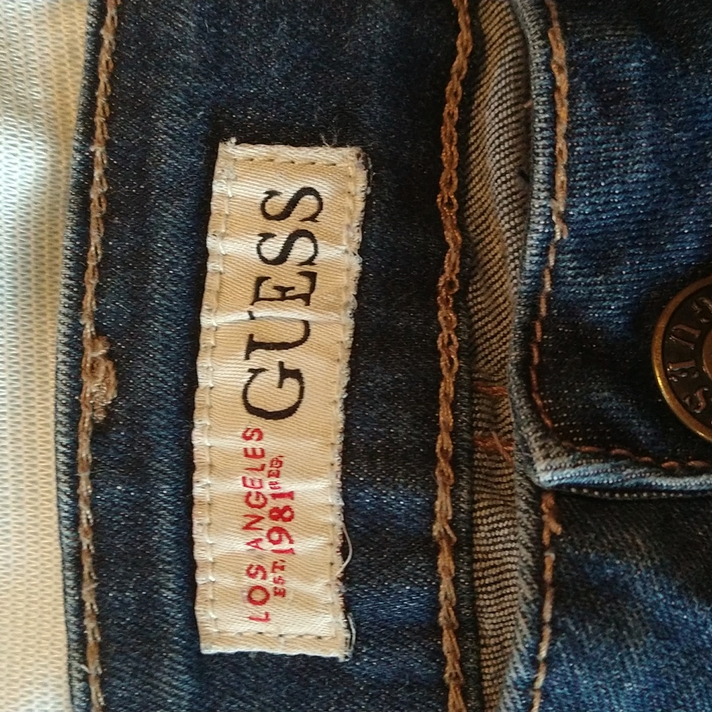 guess distressed shorts
